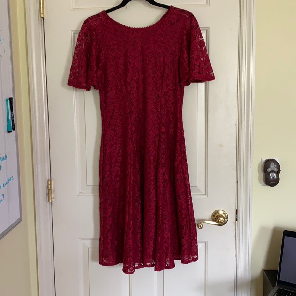 Burgundy lace dress - size S